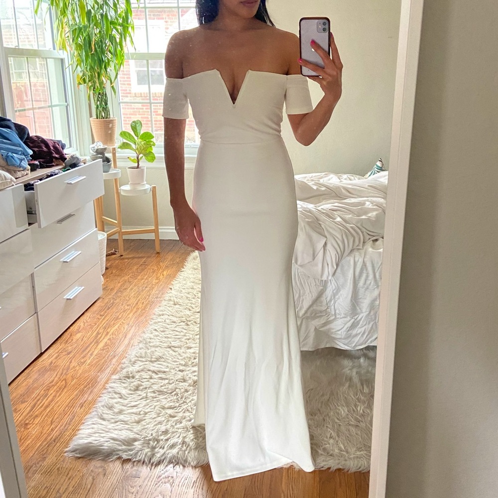 White Lulu’s maxi dress, body-con, off the shoulder, size s